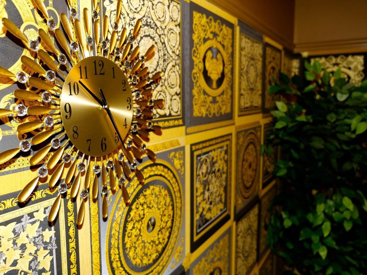 Ultra Deluxe Versace Apartment Near Sheffield Full Sky Tv Rotherham Exteriör bild