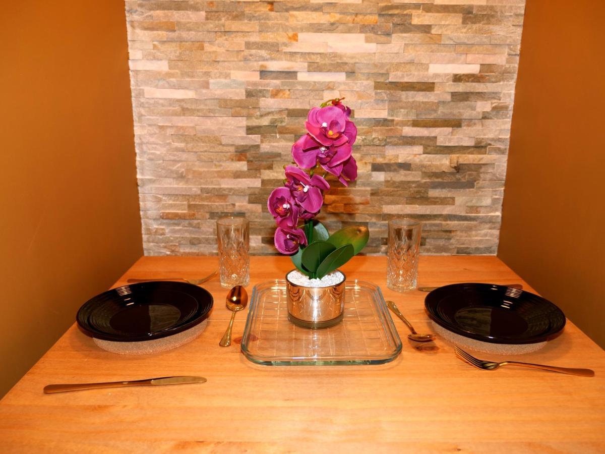 Ultra Deluxe Versace Apartment Near Sheffield Full Sky Tv Rotherham Exteriör bild