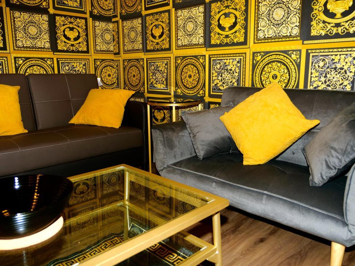 Ultra Deluxe Versace Apartment Near Sheffield Full Sky Tv Rotherham Exteriör bild