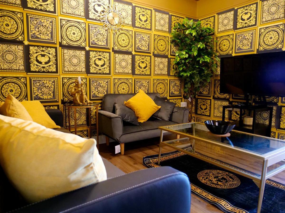 Ultra Deluxe Versace Apartment Near Sheffield Full Sky Tv Rotherham Exteriör bild